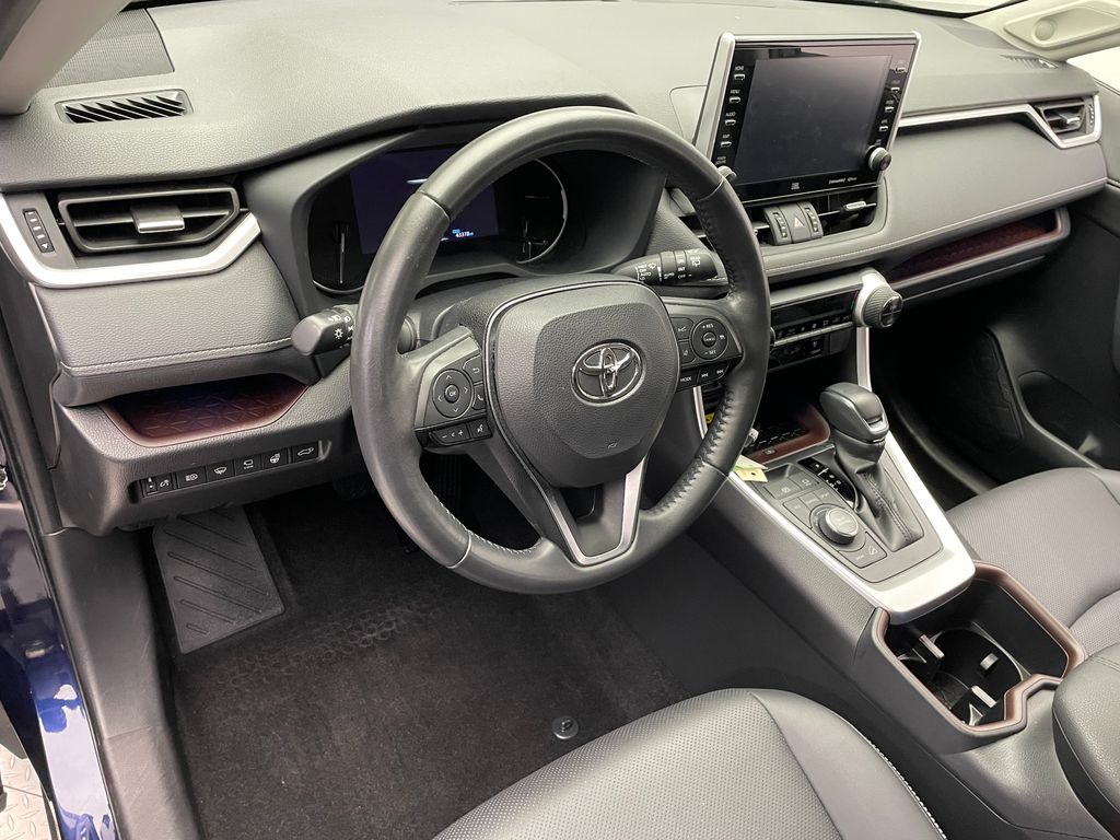 Thumbnail: 2022 Toyota RAV4 - 11
