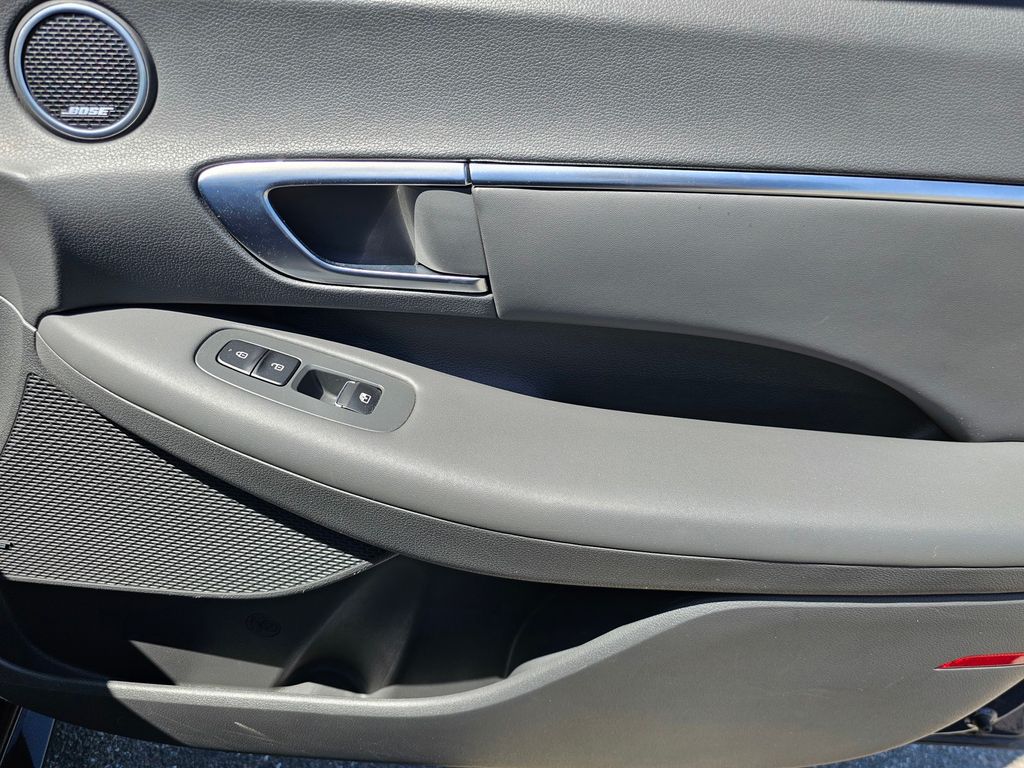 Certified Used 2022 Blue Hyundai SEL Plus image 12