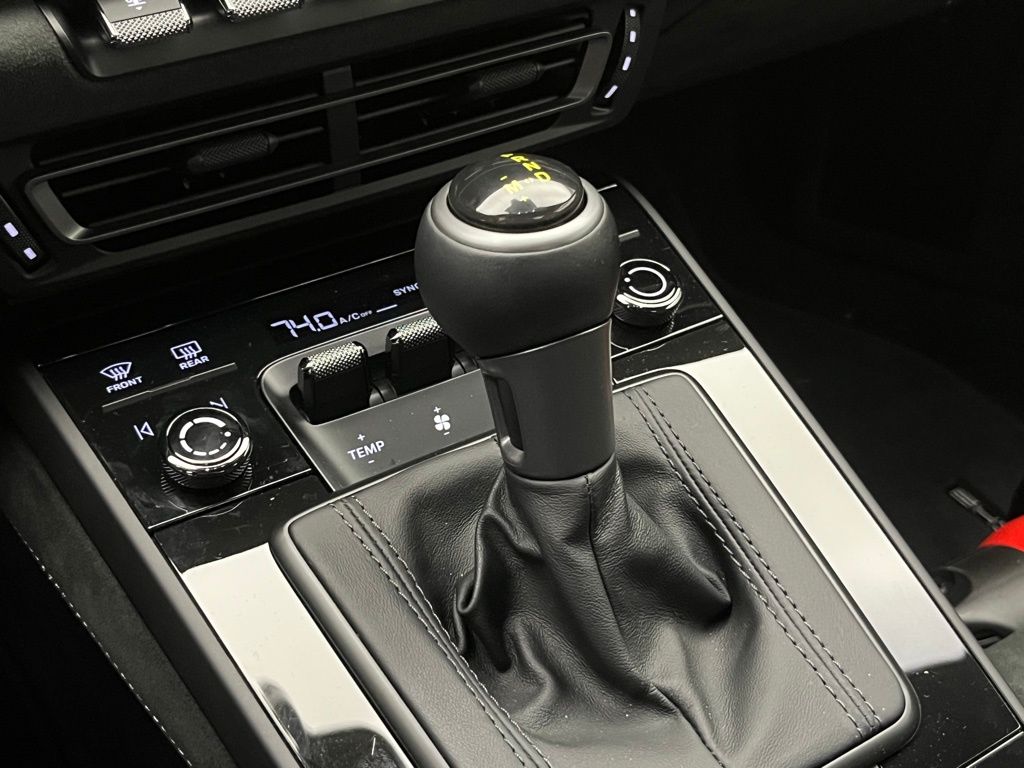 Thumbnail: 2025 Porsche 911 - 19