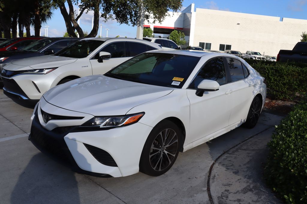 2020 Toyota Camry SE -
                West Palm Beach, FL