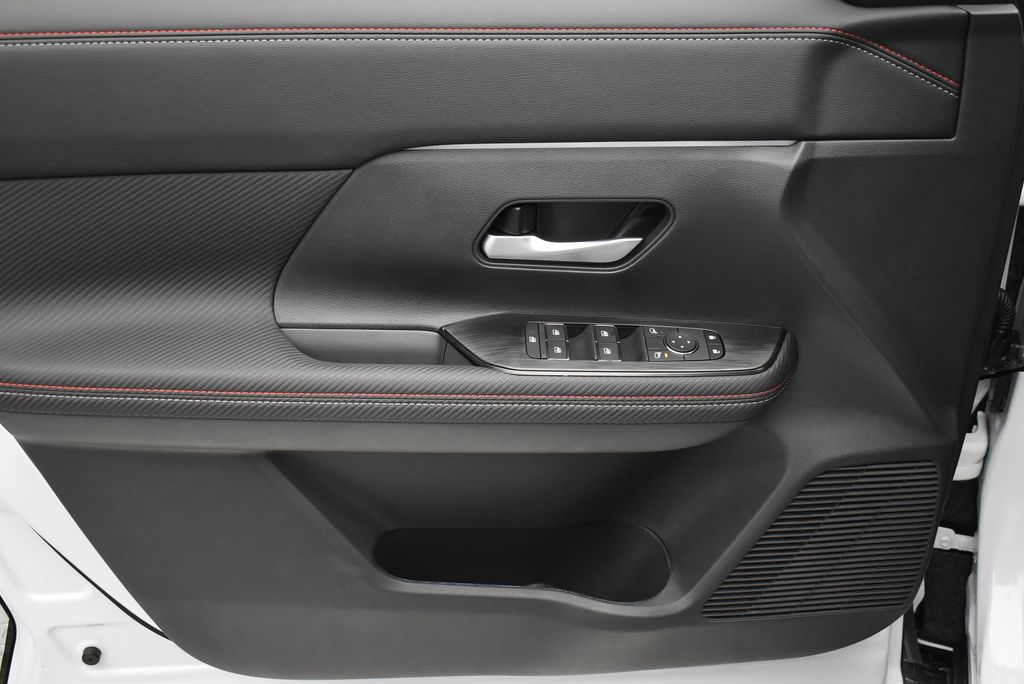 Thumbnail: 2026 Nissan Kicks - 9