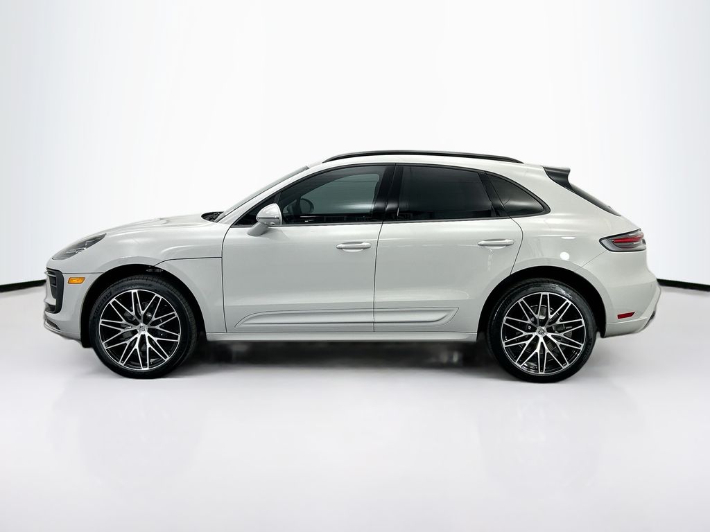Thumbnail: 2026 Porsche Macan - 2