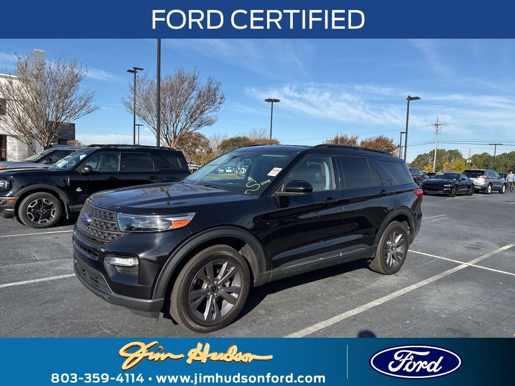 2022 Ford Explorer XLT Sport photo 2