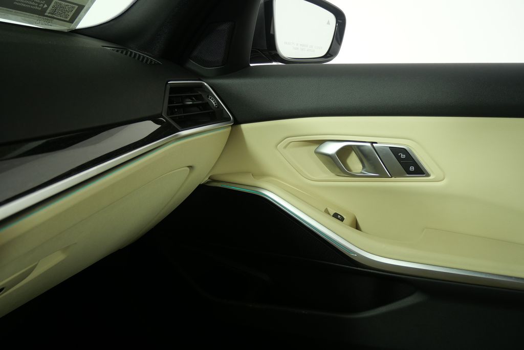 2022 BMW 3 Series 330i xDrive 26