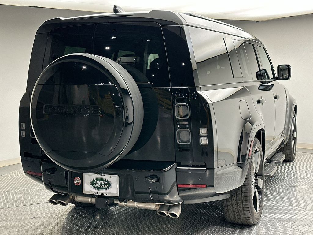 2025 Land Rover Defender 130 3