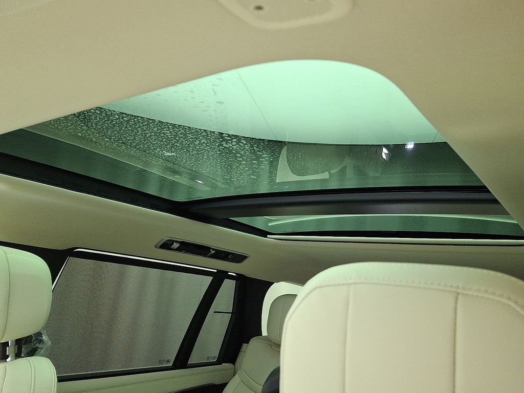 Thumbnail: 2026 Land Rover Range Rover - 12