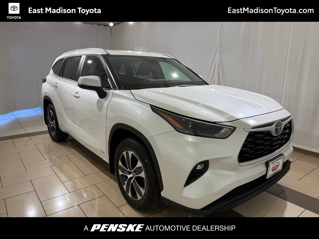 Thumbnail: 2025 Toyota Highlander - 1