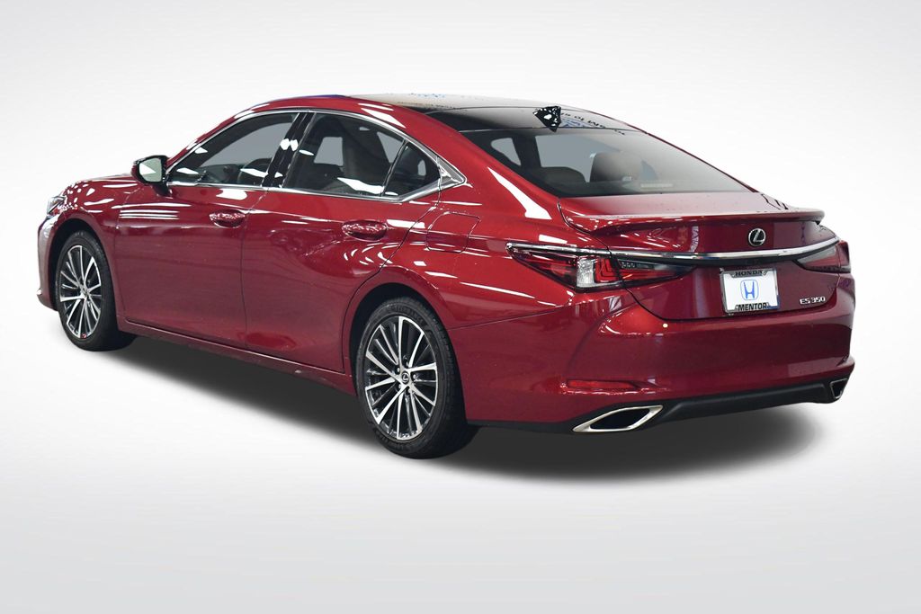 Thumbnail: 2022 Lexus ES - 3