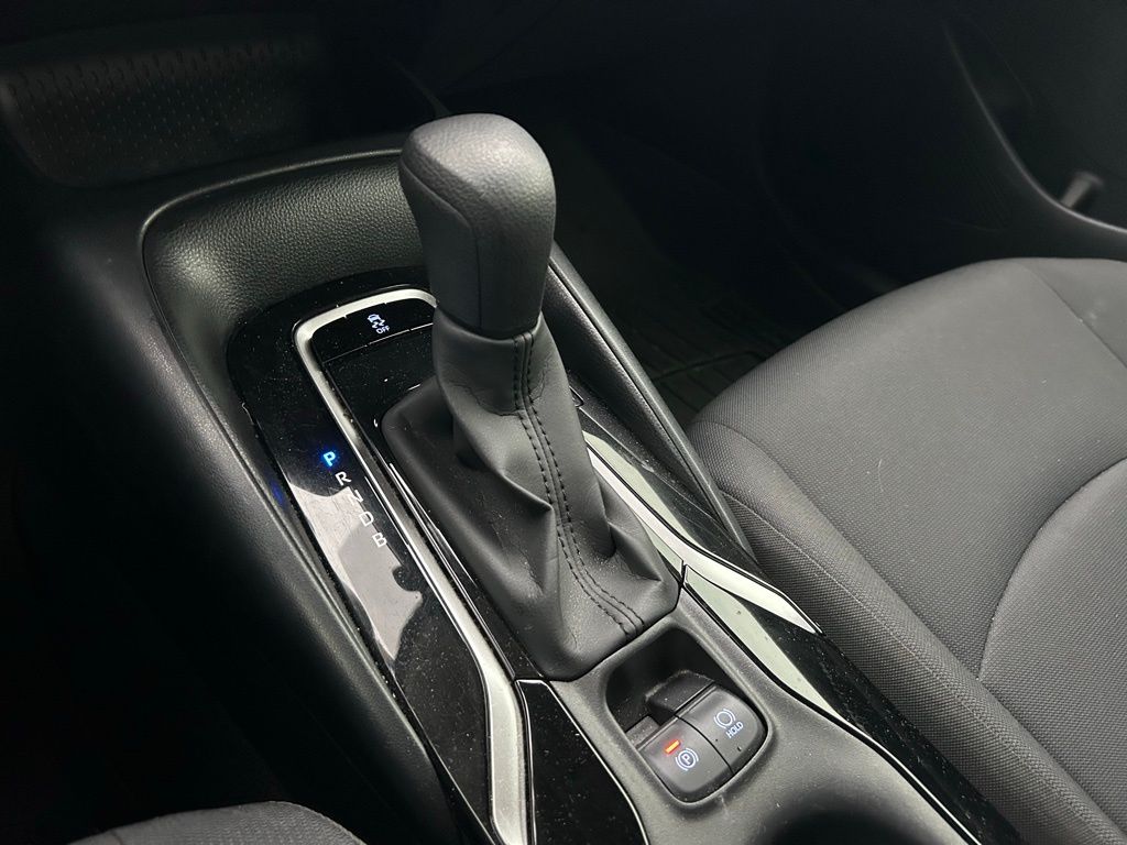 2022 Toyota Corolla LE 26