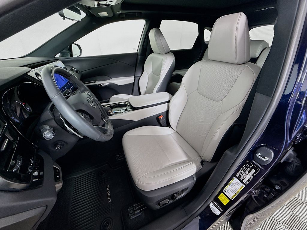 Thumbnail: 2023 Lexus RX - 22