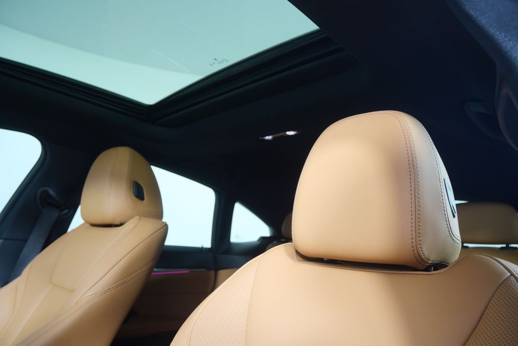 Thumbnail: 2023 BMW i4 - 11