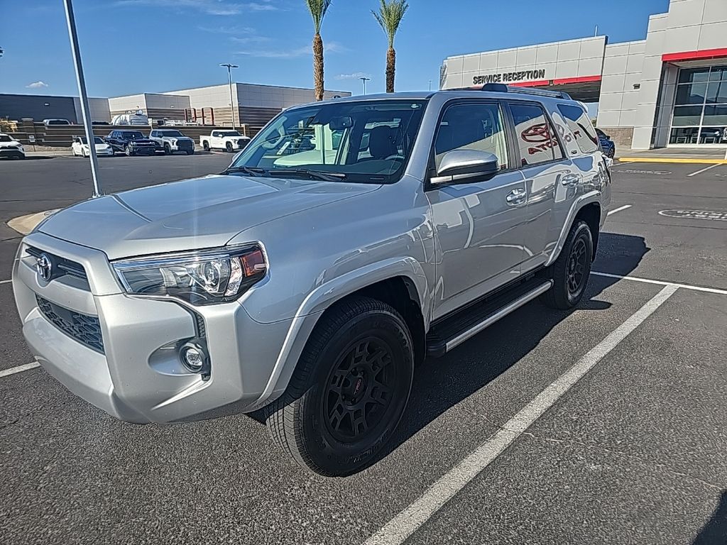 Thumbnail: 2022 Toyota 4Runner - 10