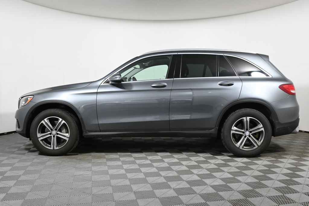 2016 Mercedes-Benz GLC 300 2