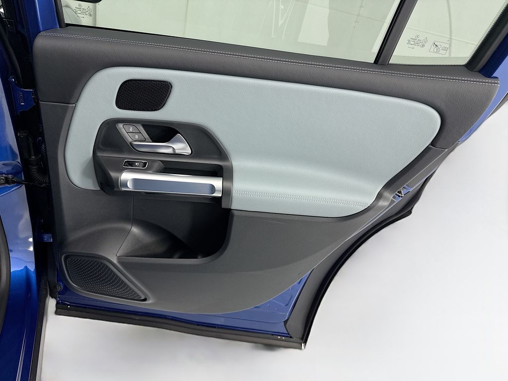 Thumbnail: 2026 Mercedes-Benz GLB - 26