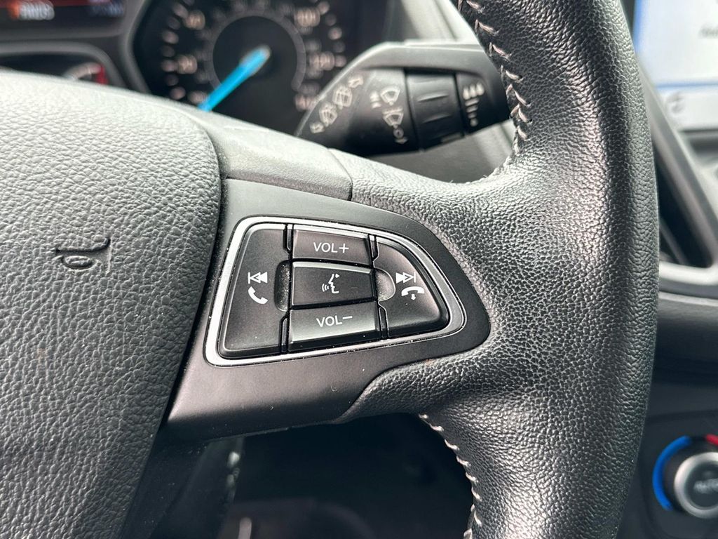 2019 Ford Escape SE photo