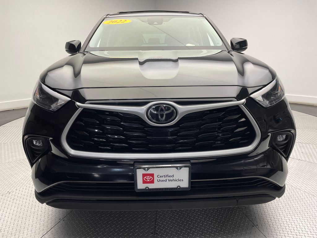 Thumbnail: 2022 Toyota Highlander - 2