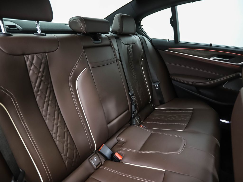 Thumbnail: 2023 BMW 5 Series - 28