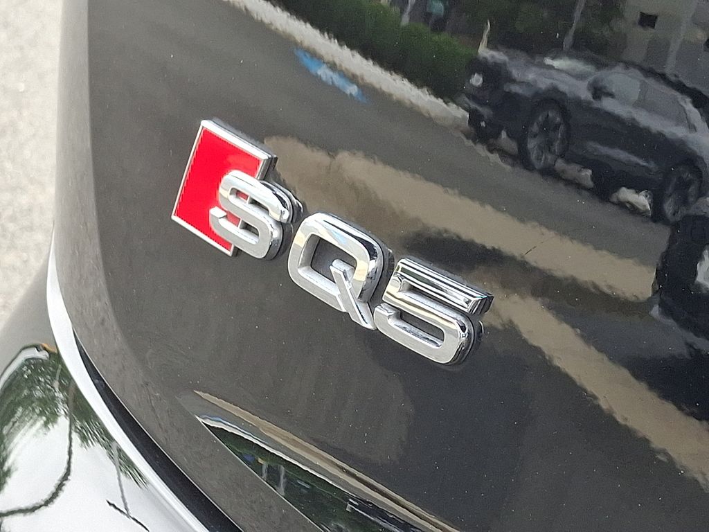 Thumbnail: 2023 Audi SQ5 - 30