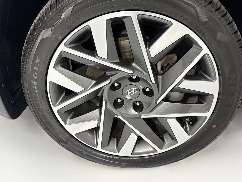 Thumbnail: 2023 Hyundai Santa Fe - 32