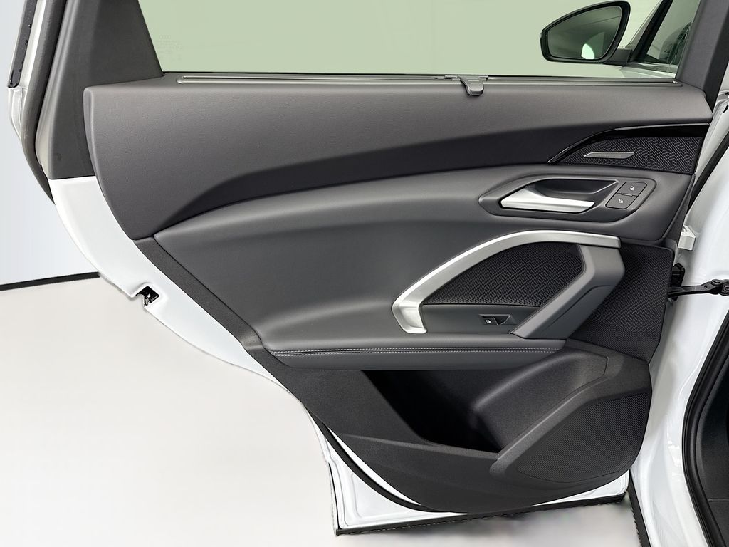 Thumbnail: 2025 Audi Q5 - 26