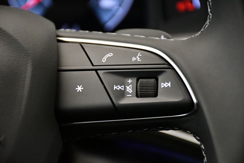 Thumbnail: 2026 Audi Q8 - 25