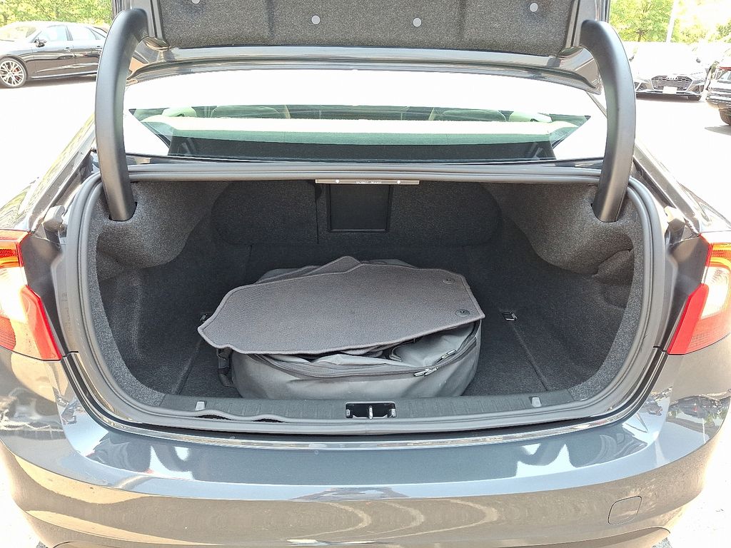 Thumbnail: 2013 Volvo S60 - 27