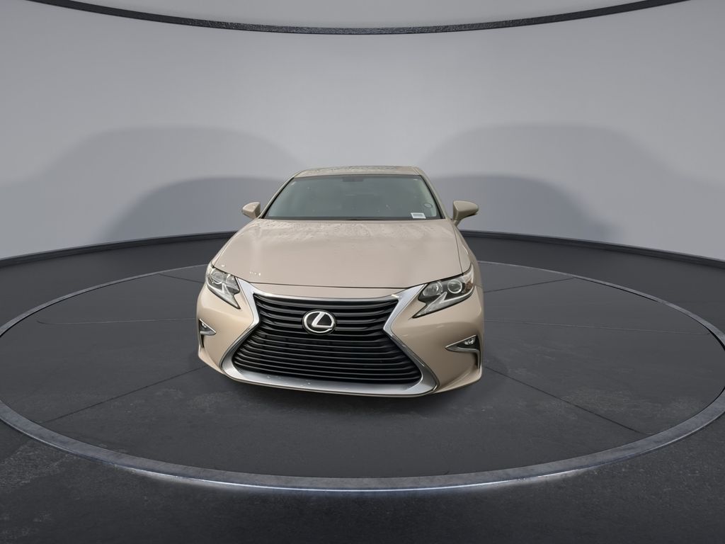 Thumbnail: 2016 Lexus ES - 4