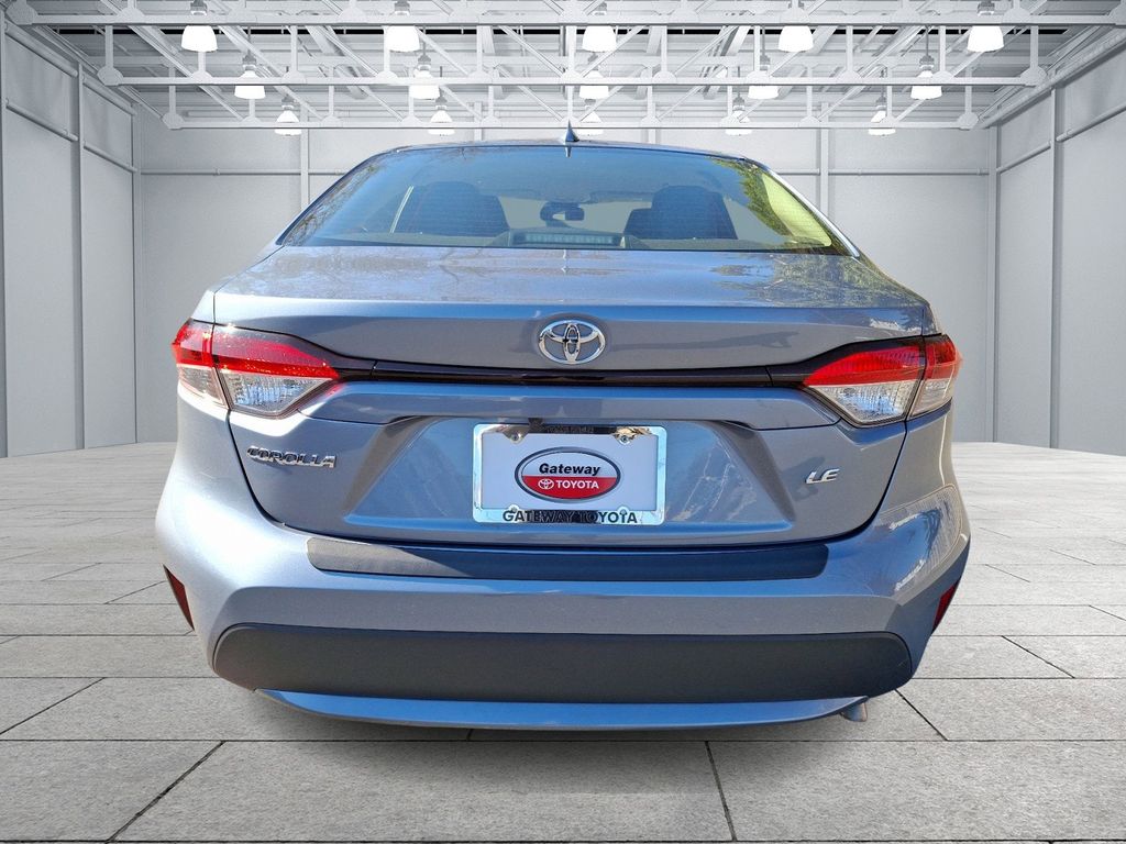 2022 Toyota Corolla LE 5