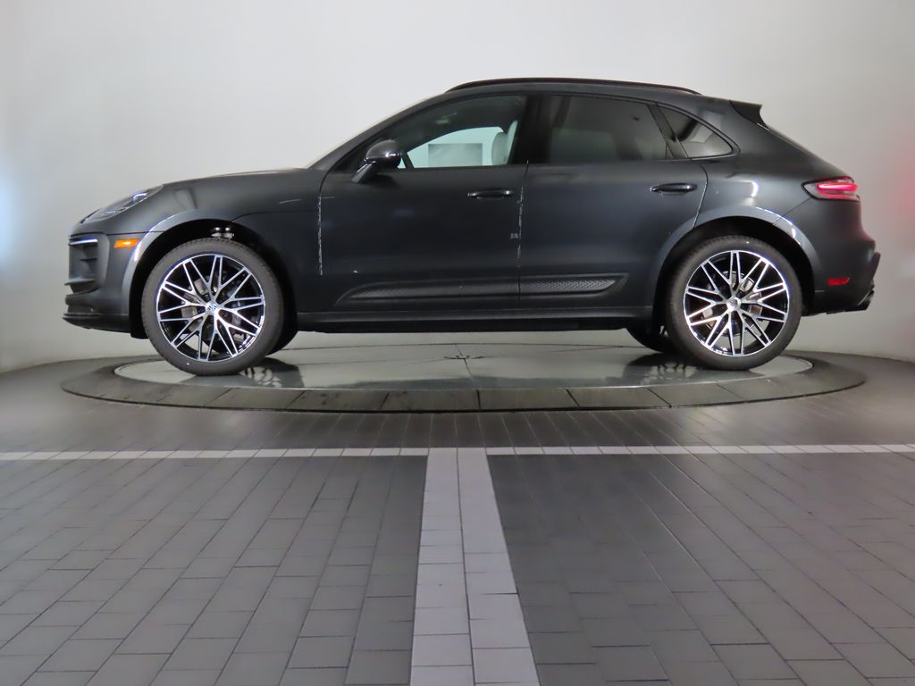 2024 Porsche Macan  2