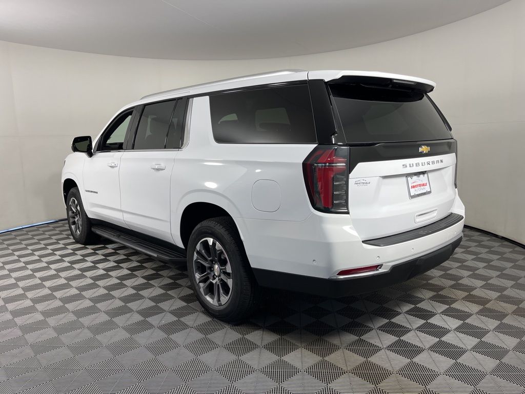Thumbnail: 2025 Chevrolet Suburban - 3