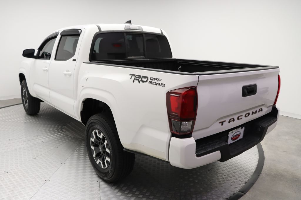 Thumbnail: 2018 Toyota Tacoma - 11