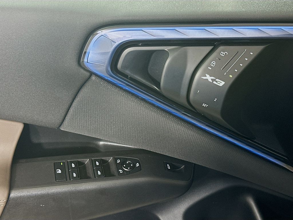 Thumbnail: 2025 BMW X3 - 17