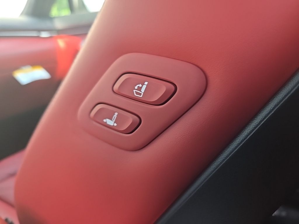 Thumbnail: 2026 Genesis GV70 - 31