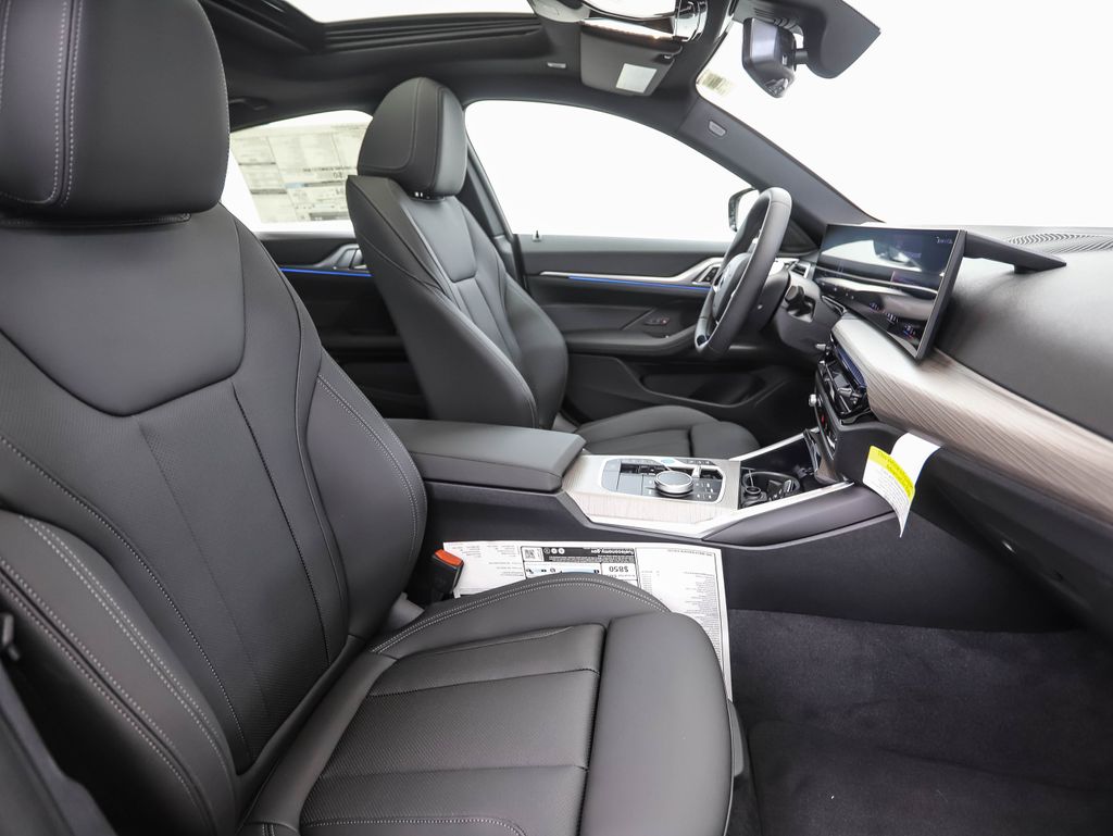 Thumbnail: 2025 BMW i4 - 32