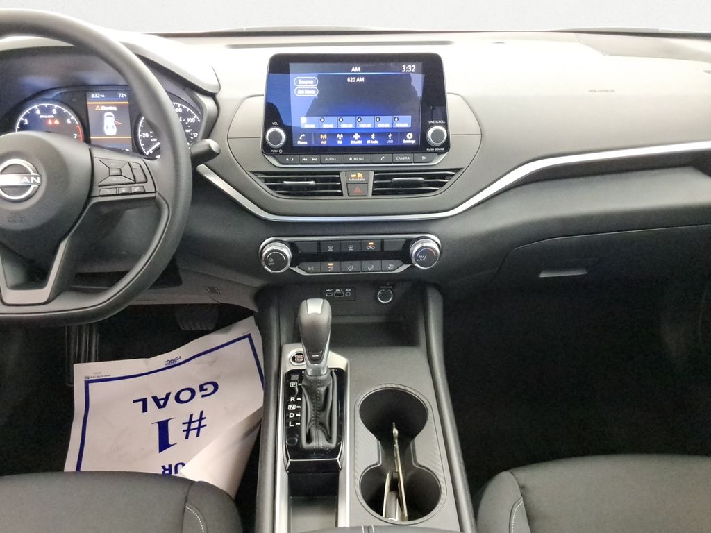 used 2025 Nissan Altima car