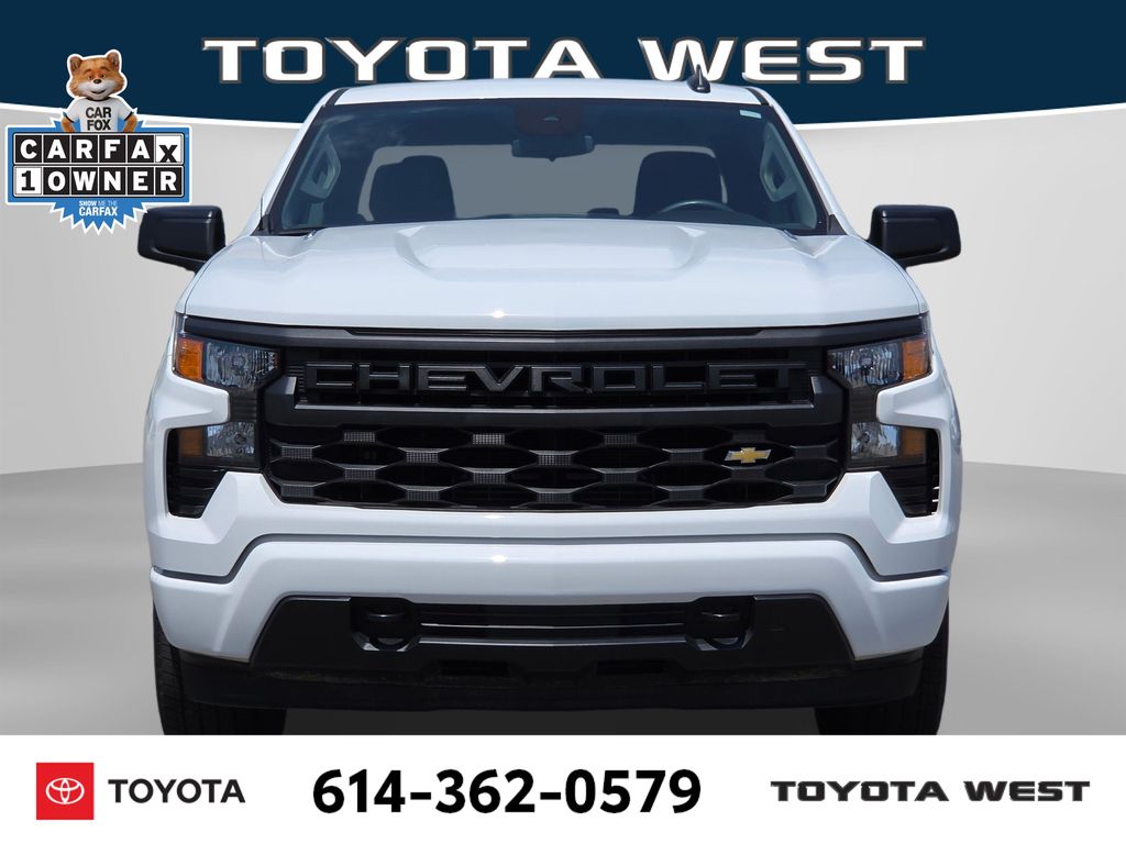 Used 2025 White Chevrolet Custom image 2