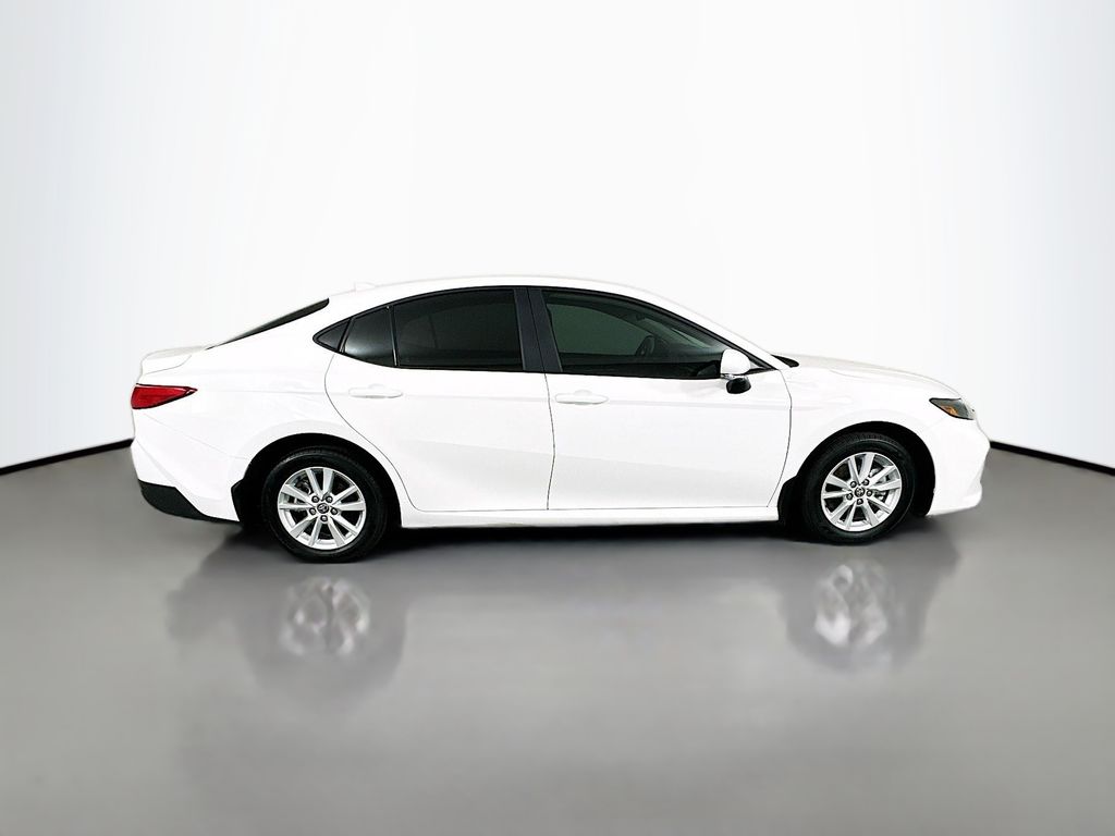 2025 Toyota Camry LE 4