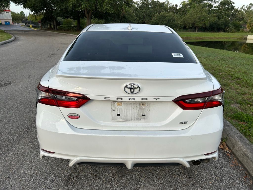 2021 Toyota Camry SE 4