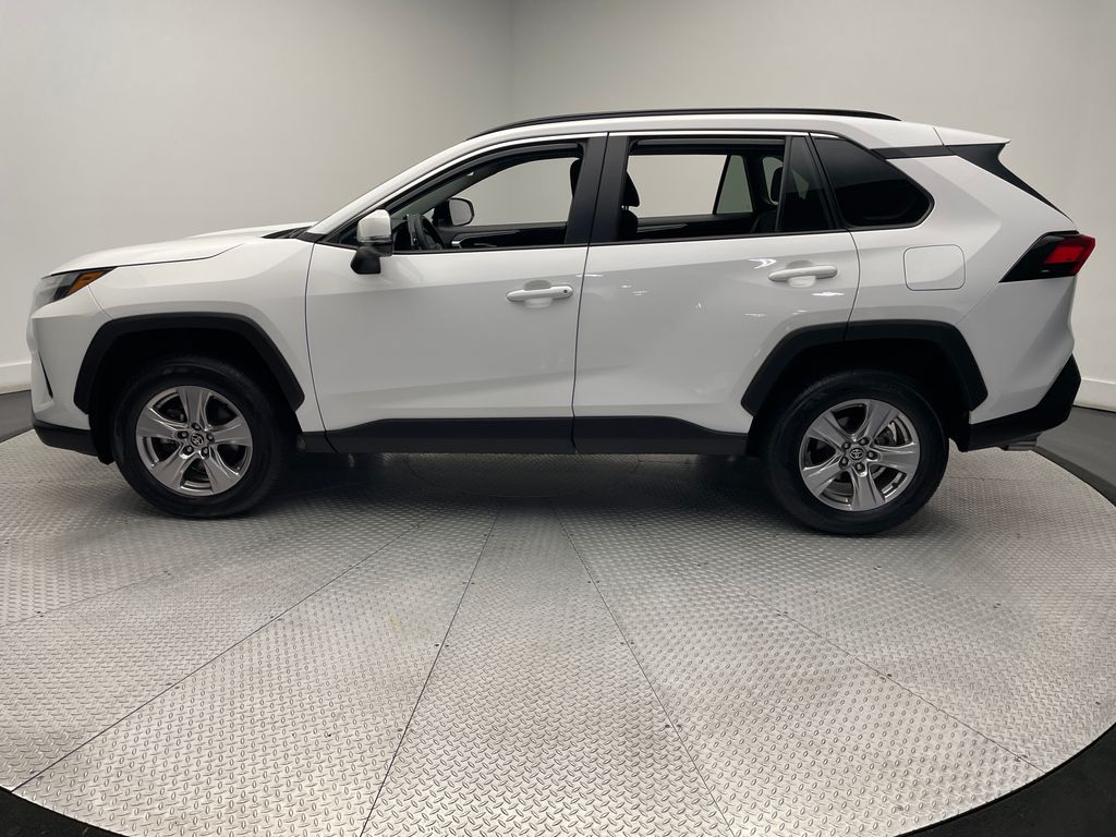 2023 Toyota RAV4 XLE 8