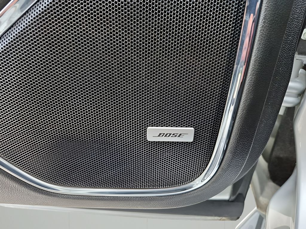 Used 2017 Silver GMC SLT image 31