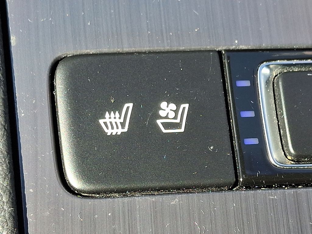 Thumbnail: 2015 Hyundai Genesis - 24