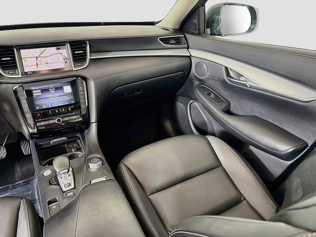 Used 2020 Blue INFINITI LUXE image 28