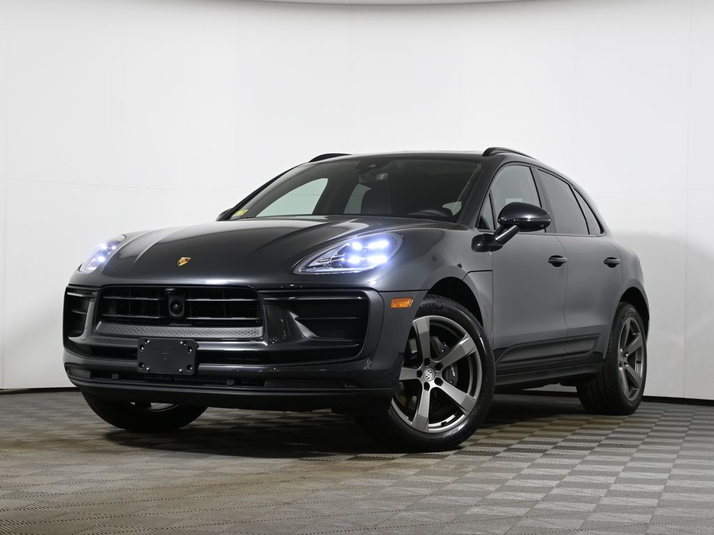 Thumbnail: 2025 Porsche Macan - 1