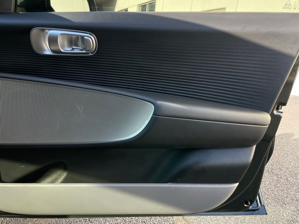 Thumbnail: 2023 Hyundai Ioniq 6 - 29