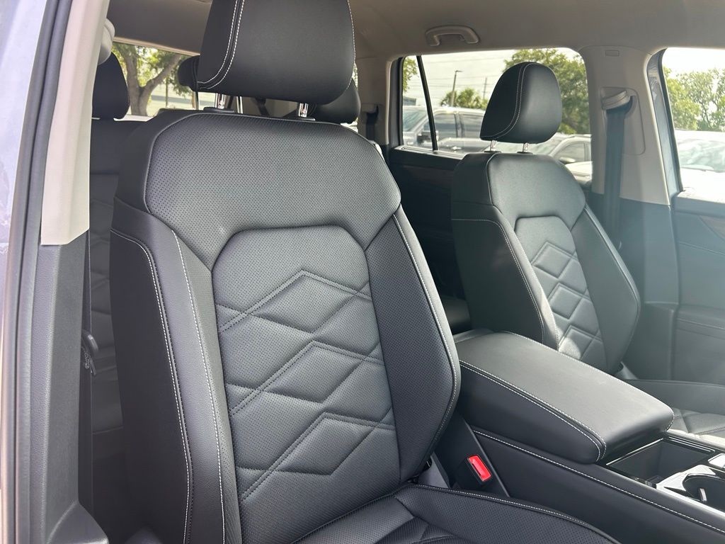 New 2026 Silver Mist Metallic Volkswagen 2.0T SE image 30