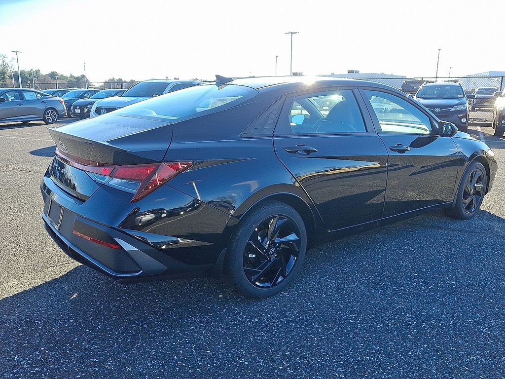 Thumbnail: 2026 Hyundai Elantra - 4