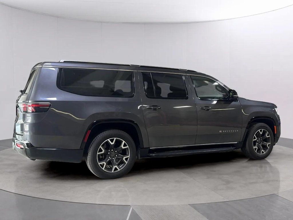 2023 Jeep Wagoneer L Series III - Photo 3