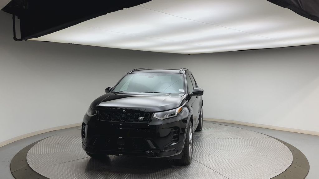 Thumbnail: 2026 Land Rover Discovery Sport - 7