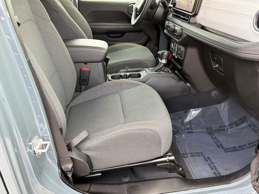 Used 2025 Gray Jeep Sahara 4xe image 13