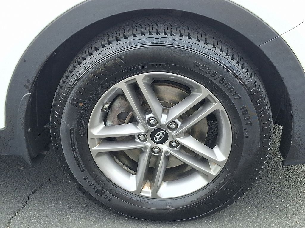 Thumbnail: 2017 Hyundai Santa Fe - 8